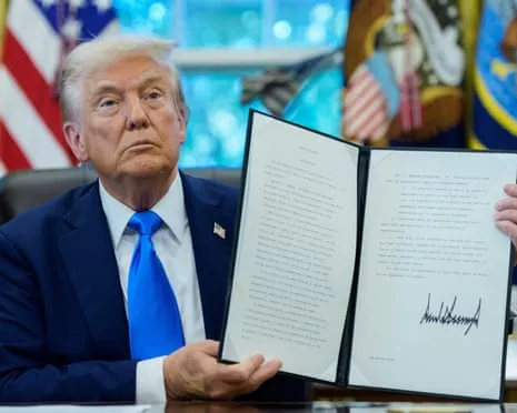 Trump Signs Executive Order Imposing Yearly $100,000 Fee on Work Visas